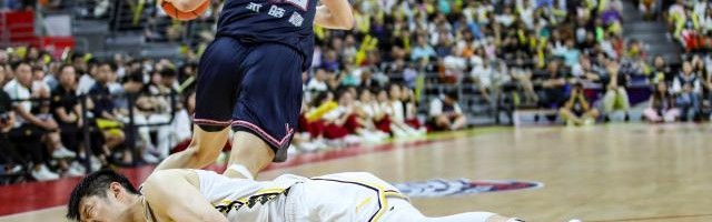 开云-0比2落后&amp;胡金秋伤退！广厦出局已是时间问题？