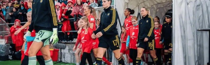 曼联女足欧冠客战布兰因球靴遗失临时购鞋0-1告负