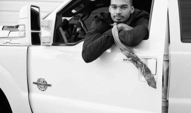 开云-文班登上LOVE杂志：盖帽像毁掉对手的一天 学少林功夫是多年梦想