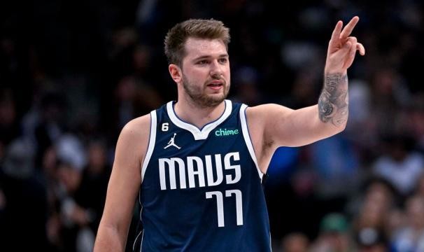 kaiyun-东契奇陷入单核困局！球队上限已定 小补难成功