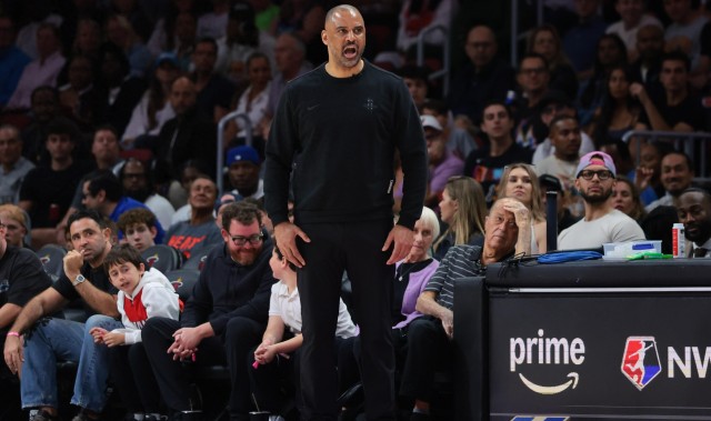 火箭1喜讯2不利！乌度卡被冤枉？申京1数据骤降，阿杜被啃老坐实