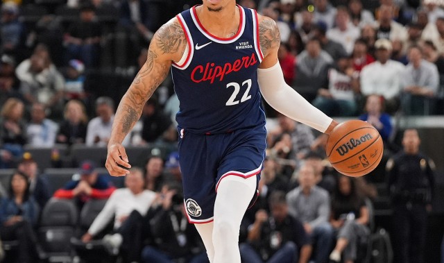 开云体育-哈登：我会帮乔丹·米勒&amp;桑德斯处于成功位置 但功劳是他们自己的